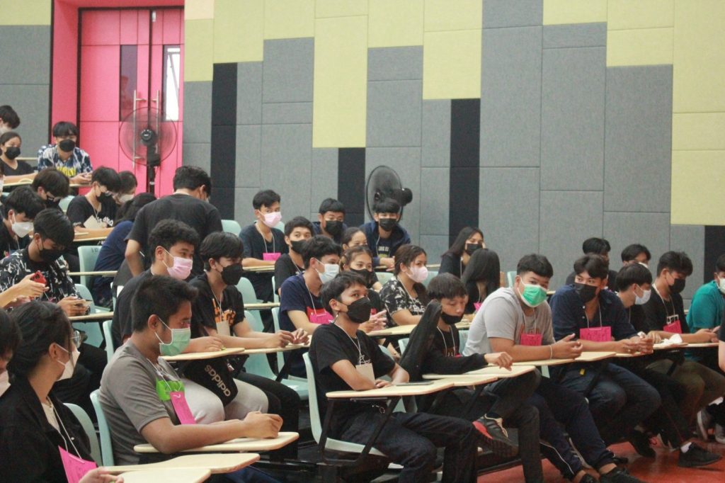 วิศวกรรมไฟฟ้า ม.วลัยลักษณ์ จัดโครงการพี่ดูแลน้อง (New chip on board)