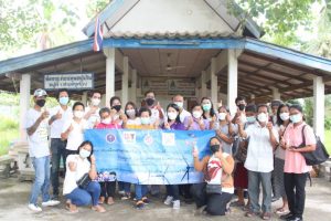 ผศ.ดร.นิรัติศัย รักมาก และคณะทำงาน ออกบริการวิชาการถ่ายถอดเทคโนโลยีการผลิตน้ำมันมะพร้าวสกัดเย็น