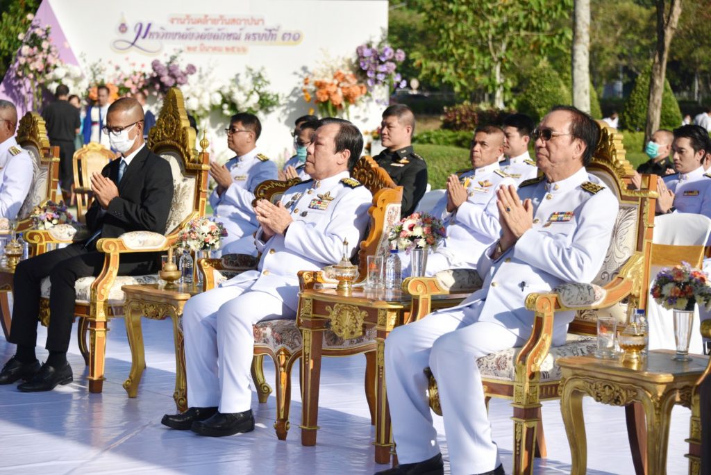 ส.วิศวะ ม.วลัยลักษณ์ ร่วมทําบุญตักบาตร เนื่องในโอกาสวันสถาปนามหาวิทยาลัยวลัยลักษณ์ ครบปีที่ 31