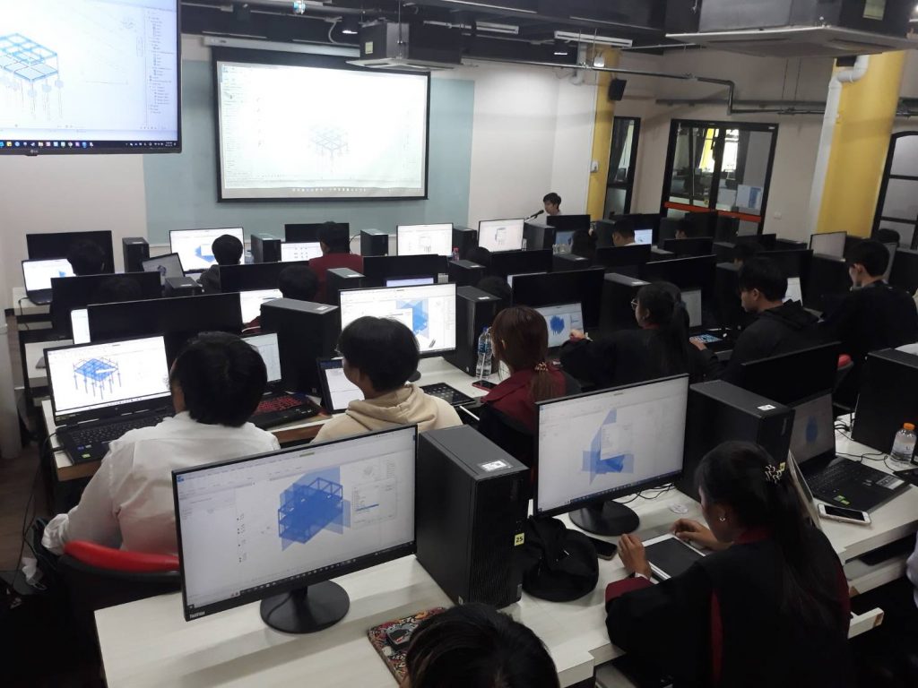 อบรมโดยศิษย์เก่า