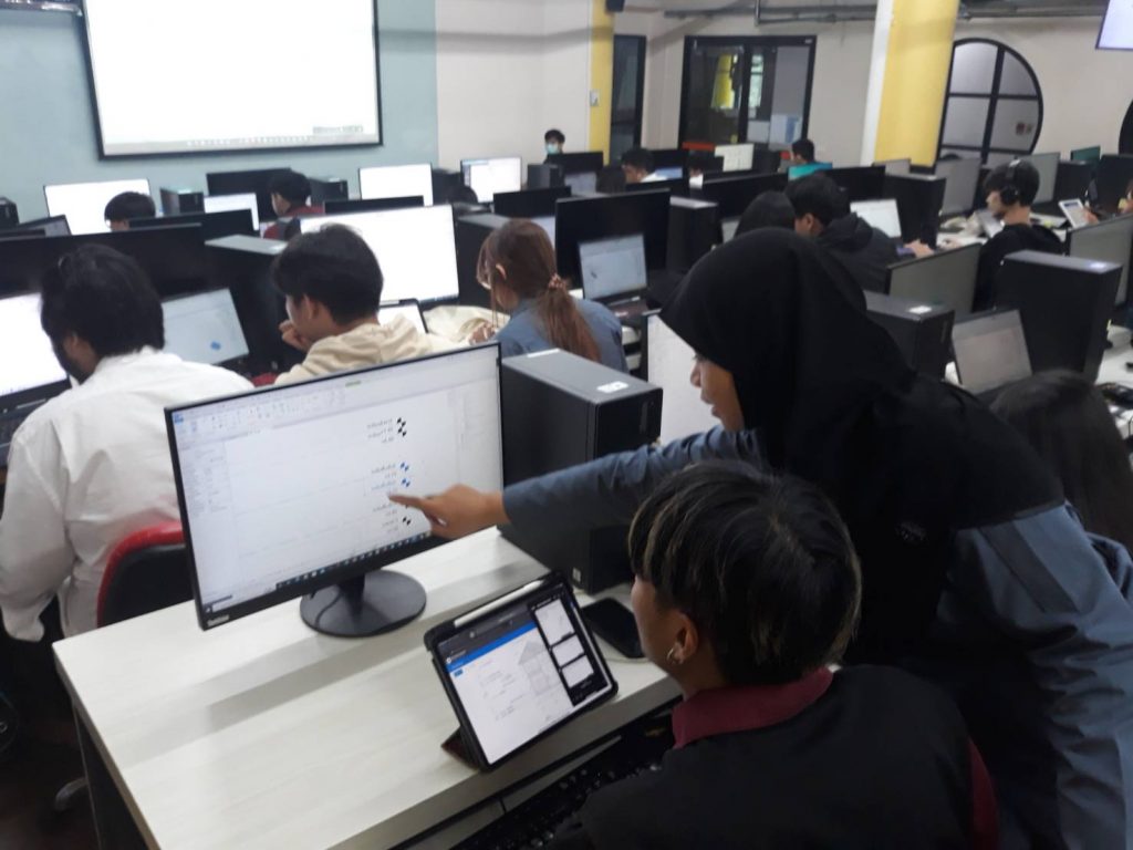 อบรมโดยศิษย์เก่า