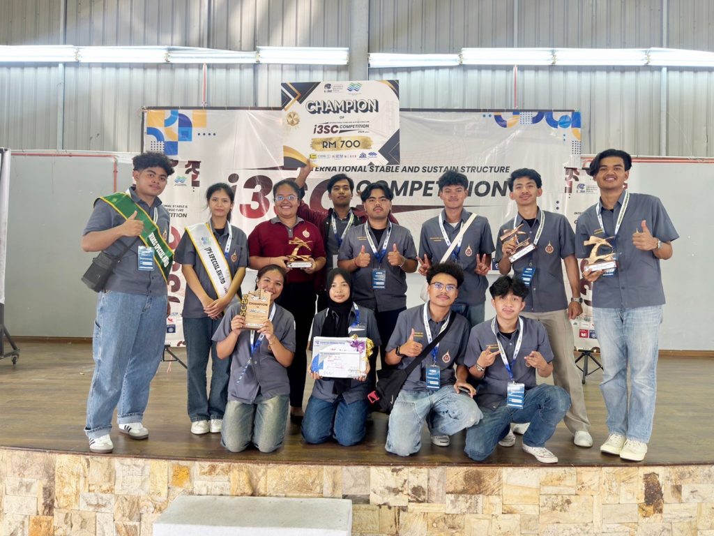 นศ.วิศวะฯ โยธา มวล. กวาด 3 รางวัล มาเลเซีย