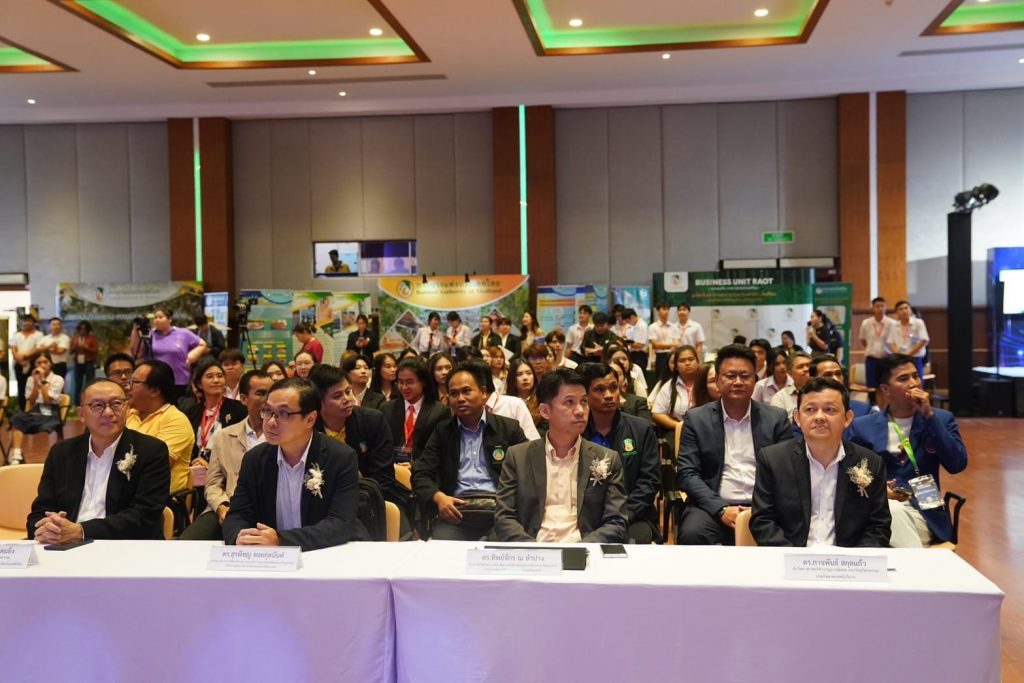 นักศึกษาวิศวกรรมปิโตรเคมีคว้ารางวัล