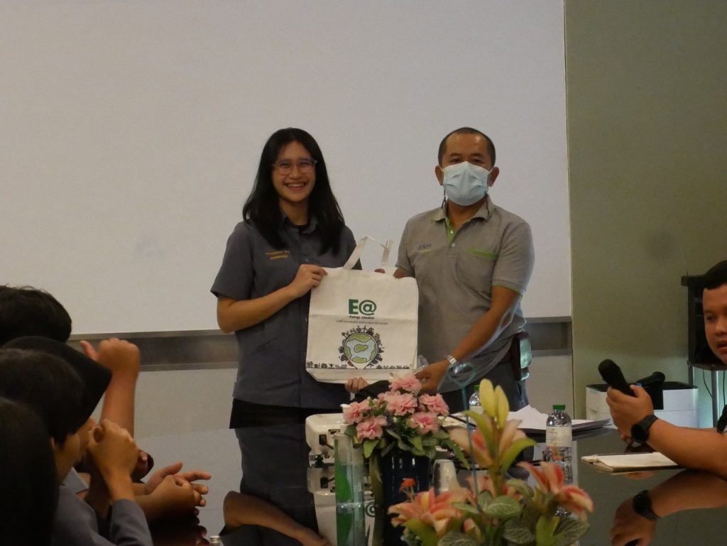 นักศึกษาวิศวกรรมไฟฟ้า ปี 3 ม.วลัยลักษณ์ เรียนรู้นอกห้องเรียนด้านพลังงานหมุนเวียน ณ บริษัทอีเอ วินด์ หาดกังหัน 3 จำกัด