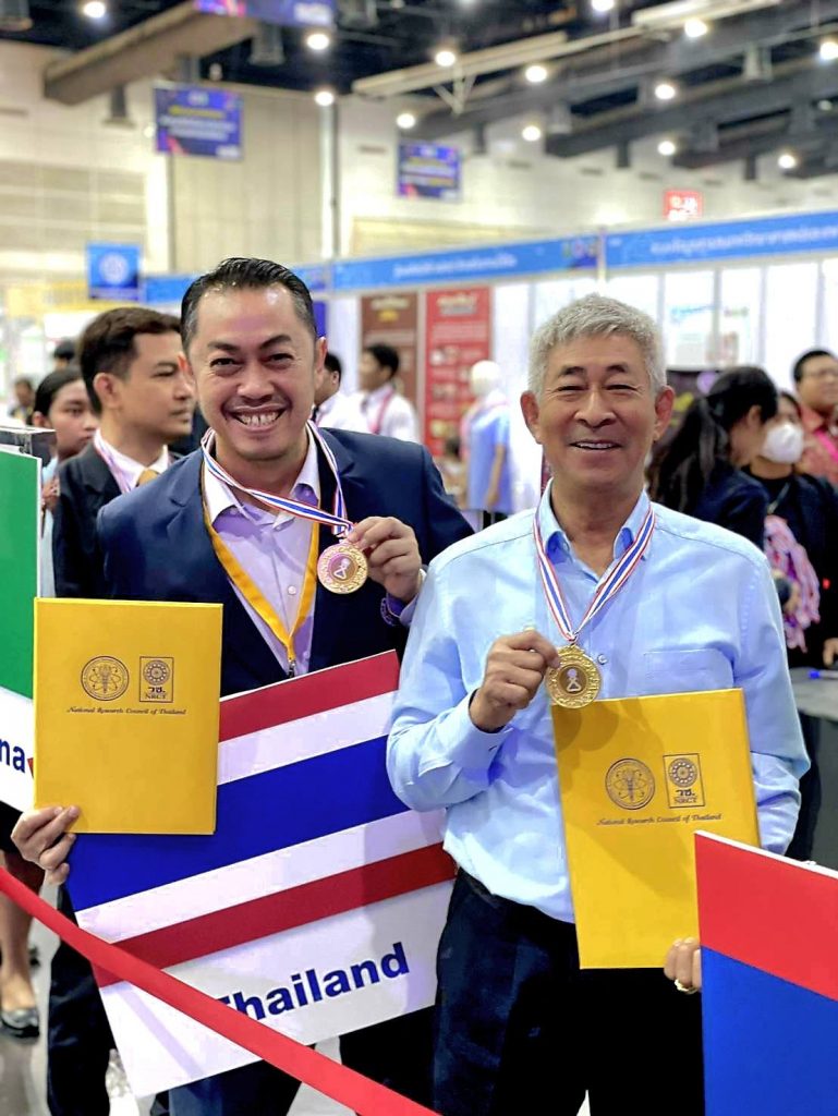 นักศึกษาวิศวกรรมโยธา คว้ารางวัล Grand Prize สุดยอดนวัตกรรม IPITEx 2025