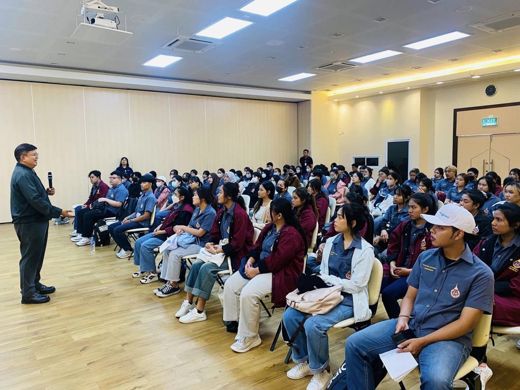 นักศึกษาวิศวกรรมเคมีและเคมีเภสัชกรรม ศึกษาดูงานกระบวนการผลิตปูนซิเมนต์ ณ บริษัทปูนซิเมนต์ไทย (ทุ่งสง) จำกัด