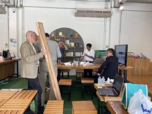 มหาวิทยาลัยวลัยลักษณ์ต้อนรับคณะนักวิจัยไทย–สวีเดน ศึกษาการทดสอบสมบัติเชิงกลของไม้โครงสร้างและไม้ปาล์มน้ำมัน